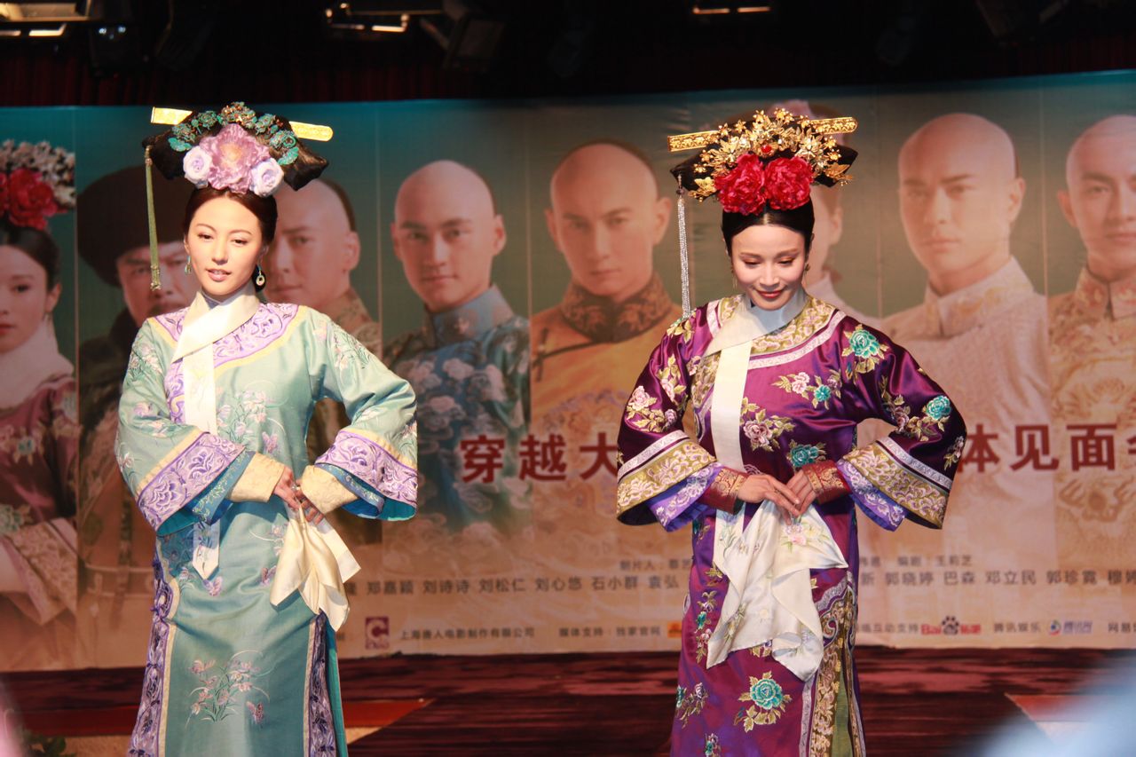 于浙江省金华市浦江县,毕业于浙江省艺术学院越剧表演班,中国女演员