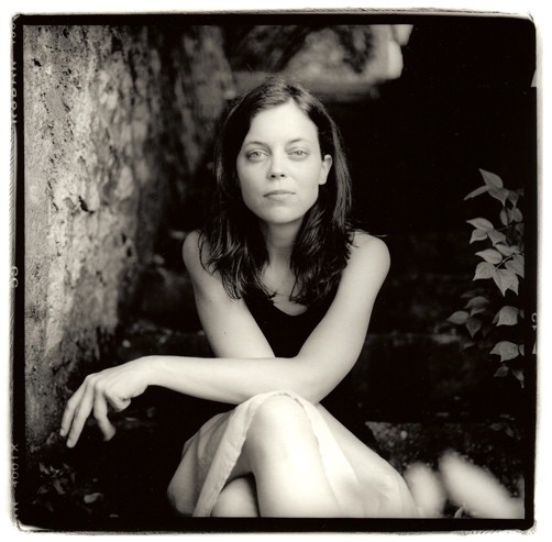  p data-id="gnbk5bzwmq">kim taylor是美国的一个女性歌手,1973年12