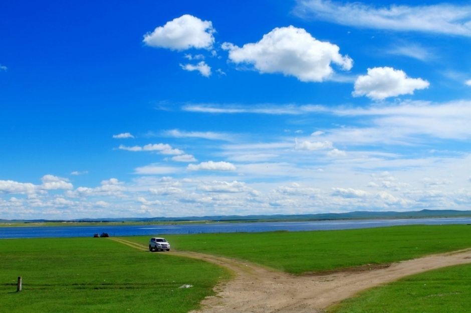  p>七仙湖草原,位于 a target="_blank" href="/item/阿尔山/1389001"