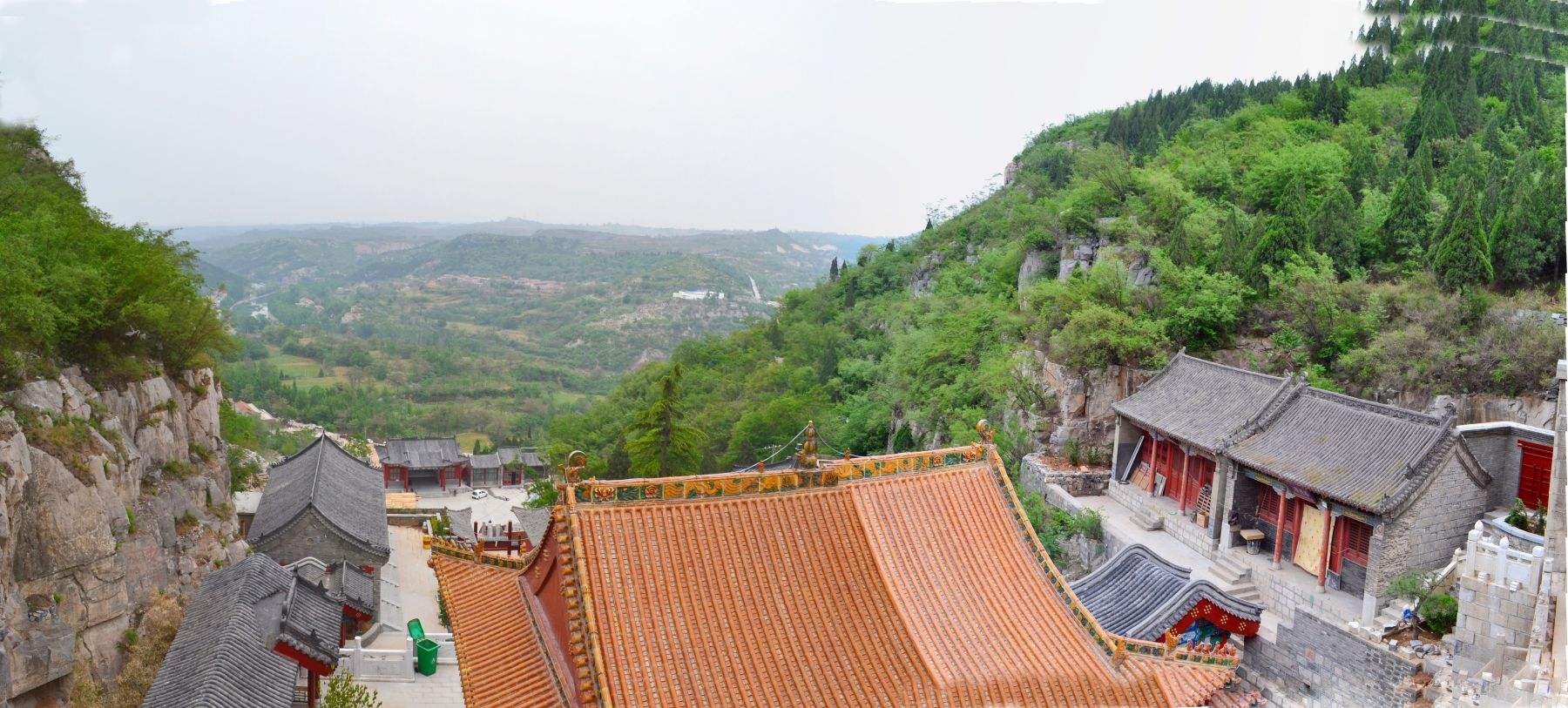  p data-id="gnwum7sa8k">圣水观风景区是山东省威海市境内景区,占地