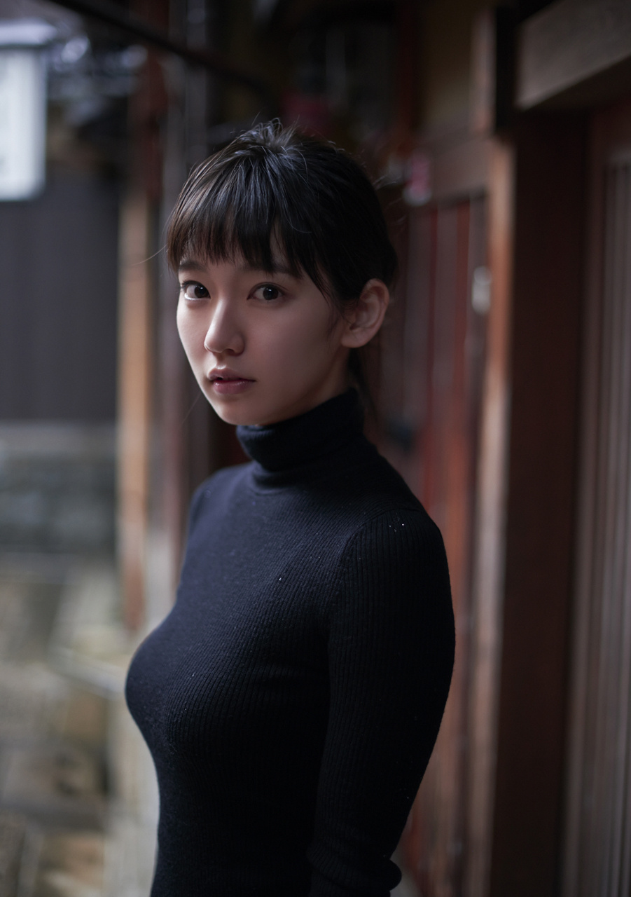  p>吉冈里帆 i>(riho yoshioka /i>),1993年1月15日出生于日本京都府