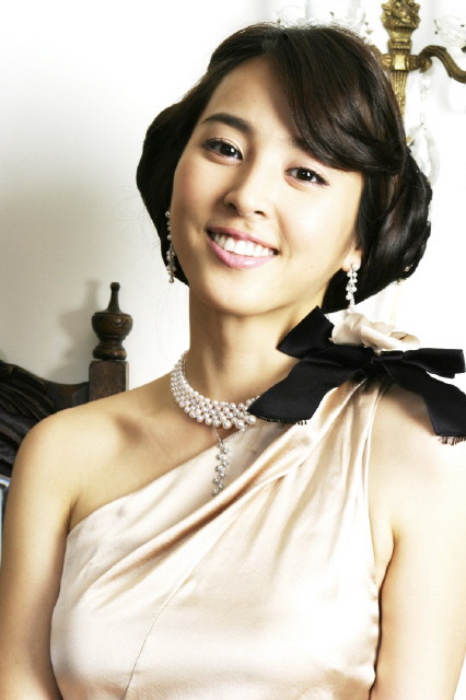  p>韩惠珍(         ),1981年10月27日生于韩国首尔,演员.