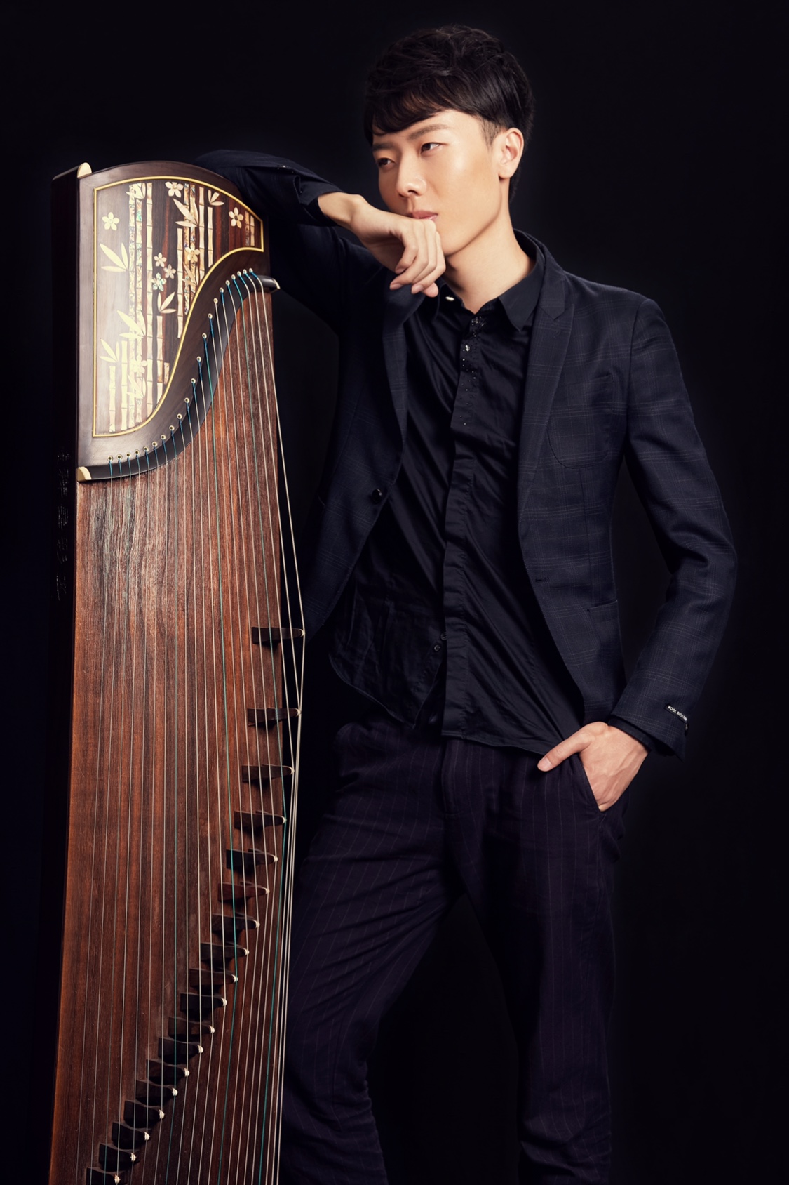  p data-id="gnwrm6rosd">张钰博,中国籍,男,古筝演奏家. /p>