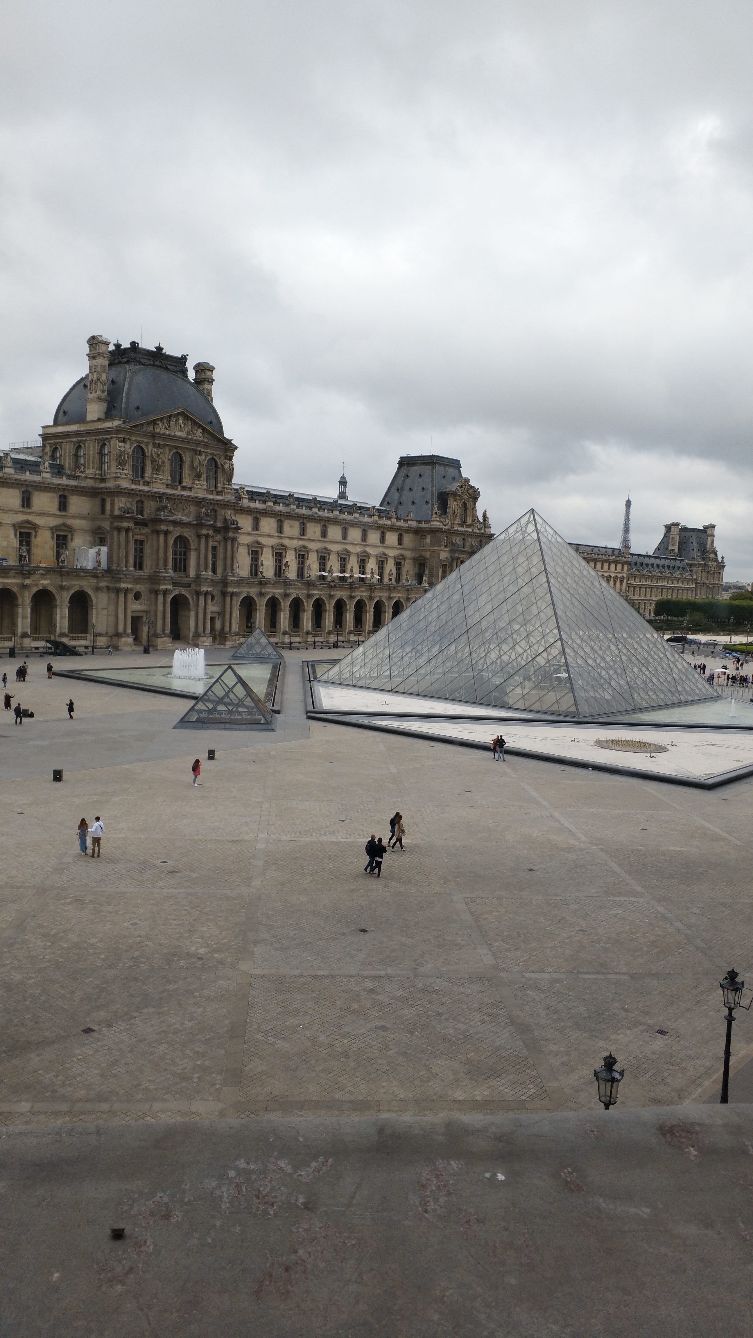 palais du louvre