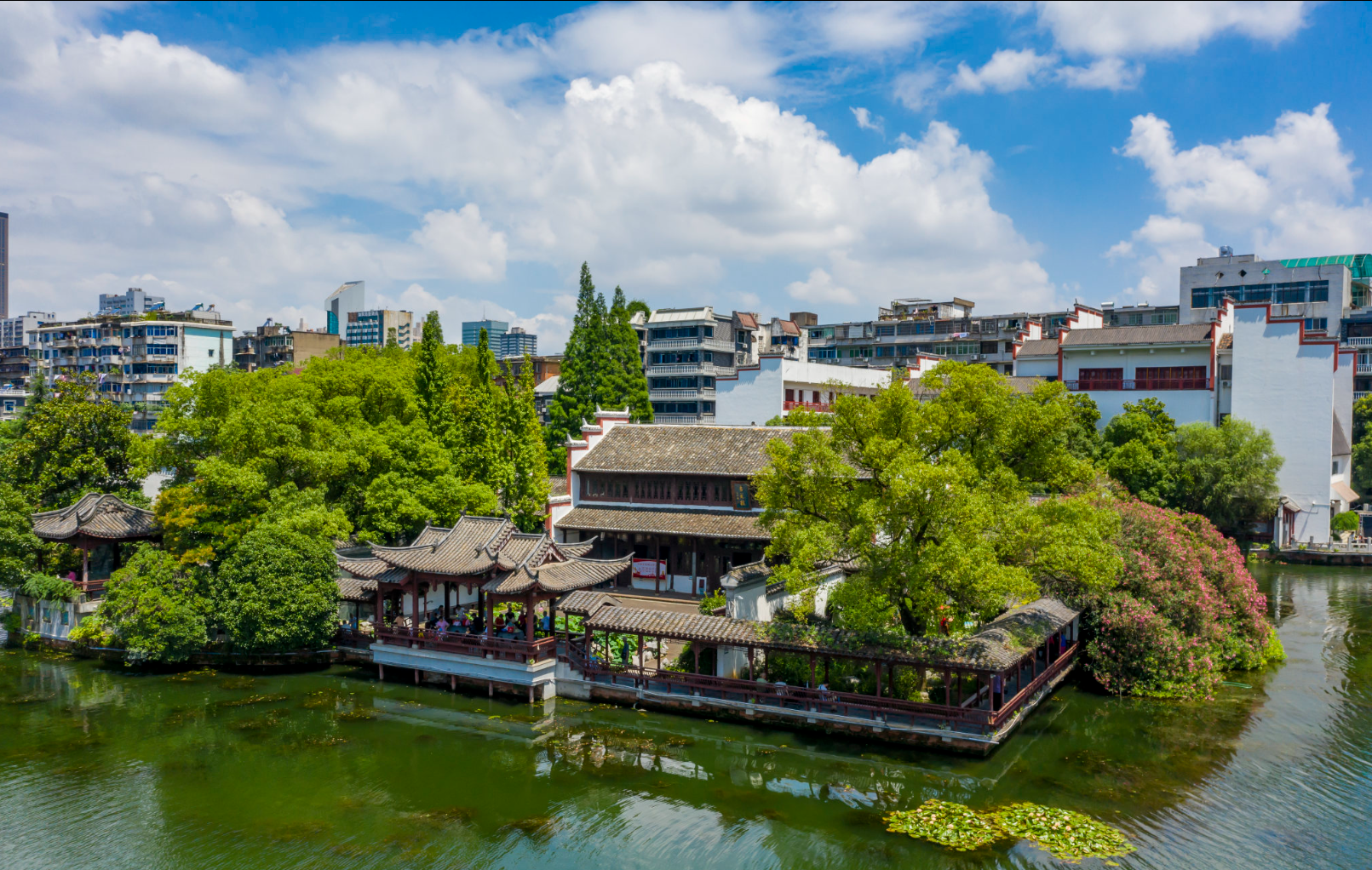  p data-id="gnzlha44z6">百花洲,南昌名胜.