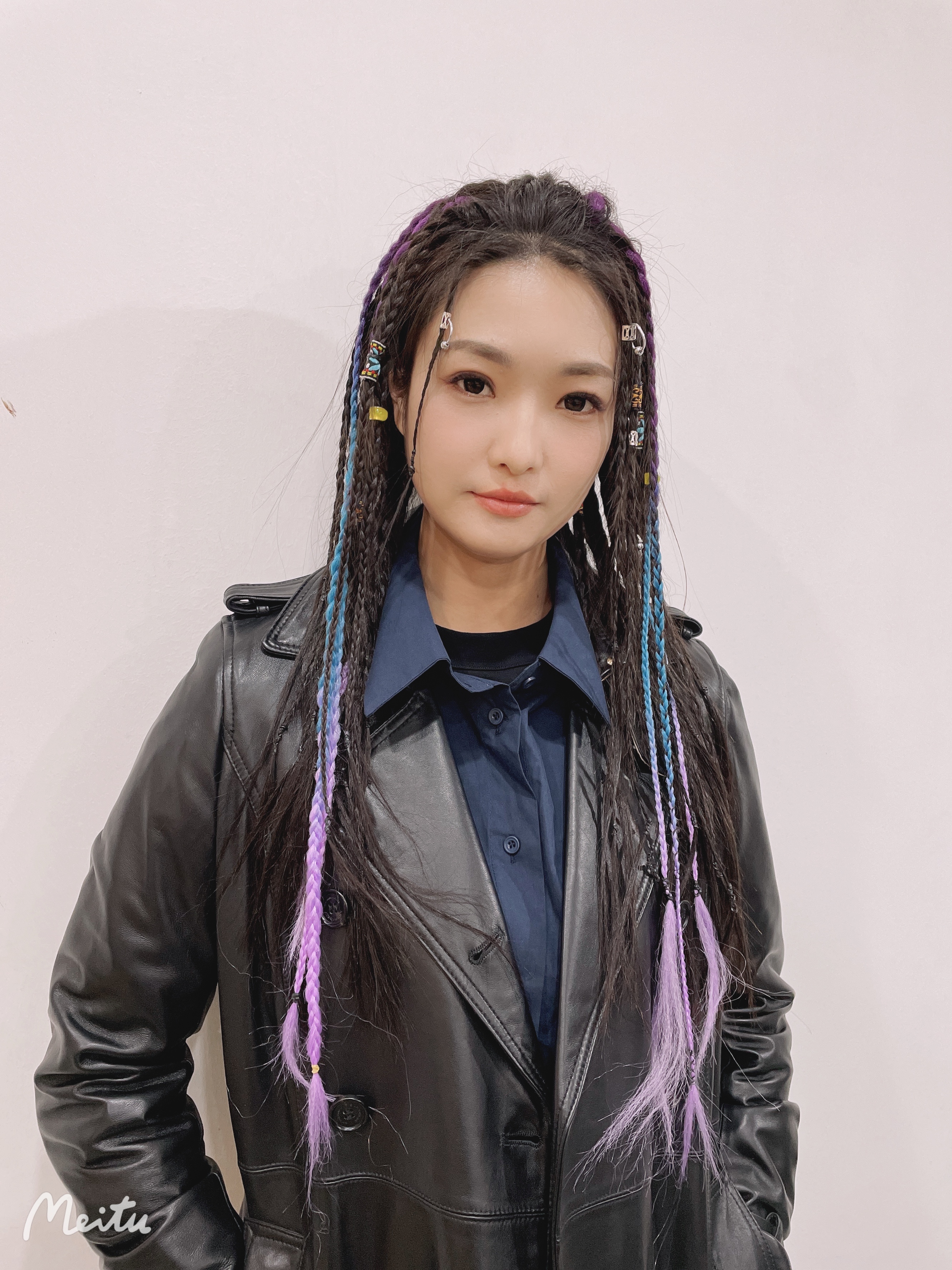 data-ctrid="2hznjljovf8">德德,原名德吉措,出生于青海贵德,歌手