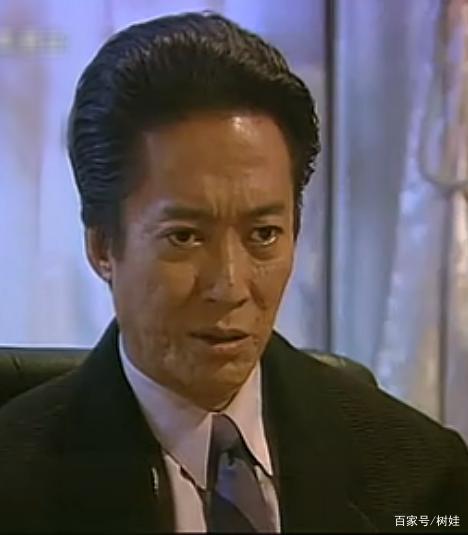 71岁香港老戏骨方刚息影后长居内地，单身多年突然公开荣升做爷爷_百科TA说