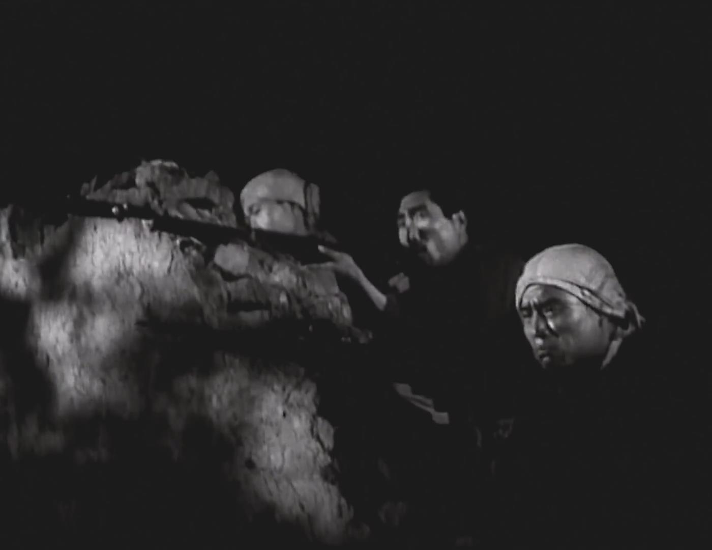 《吕梁英雄》是由 a target="_blank" href="/item/北京电影制片厂