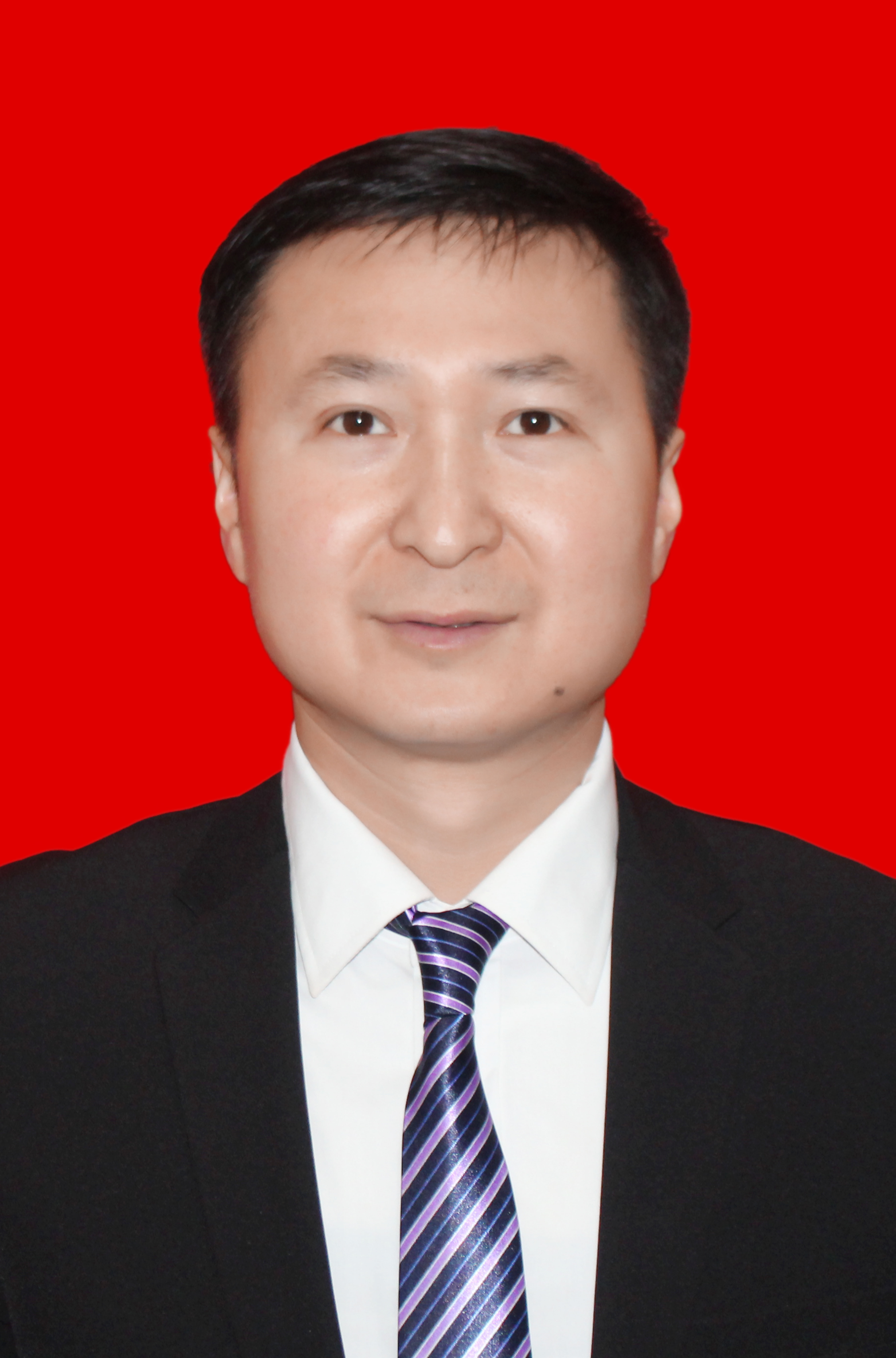  p>凡兵,男,汉族,湖南省安仁县人,2005年7月入党,2003年6月参加工作.