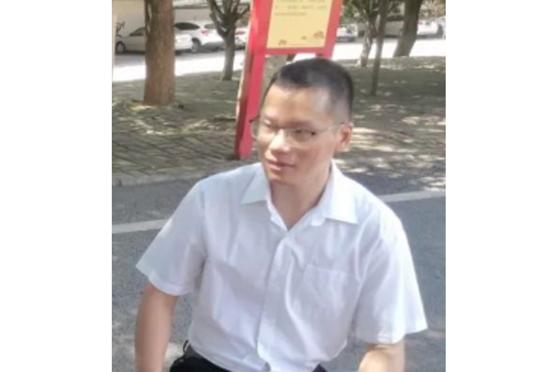  p>李斌,现任安远县 a target="_blank" href="/item/孔田中学