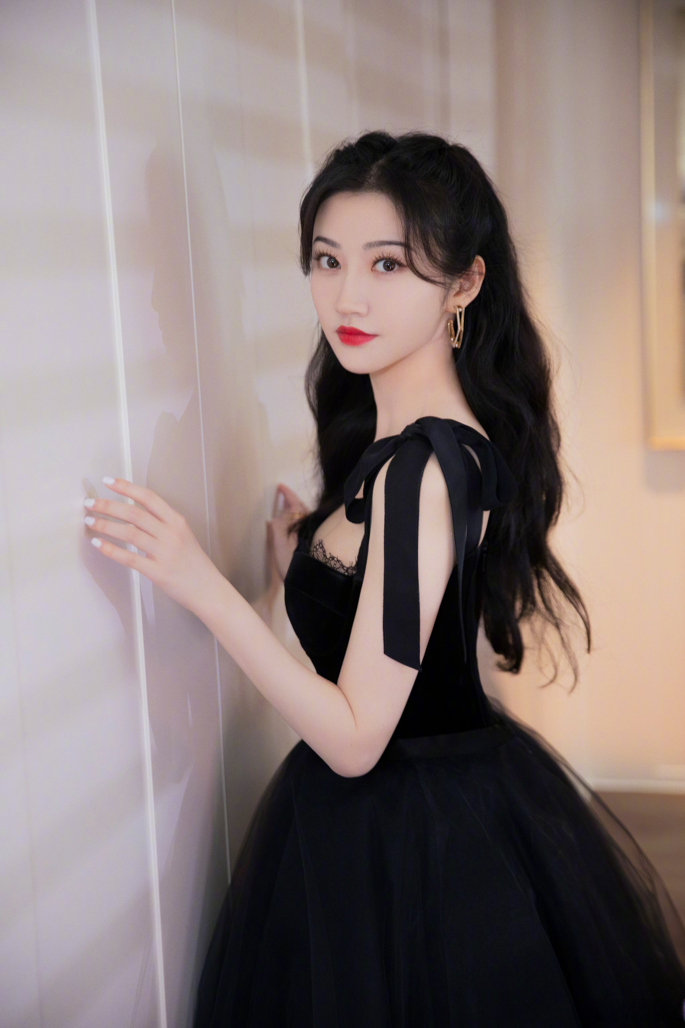  p>景甜(jing tian),1988年7月21日出生于陕西省西安市,华语影视女