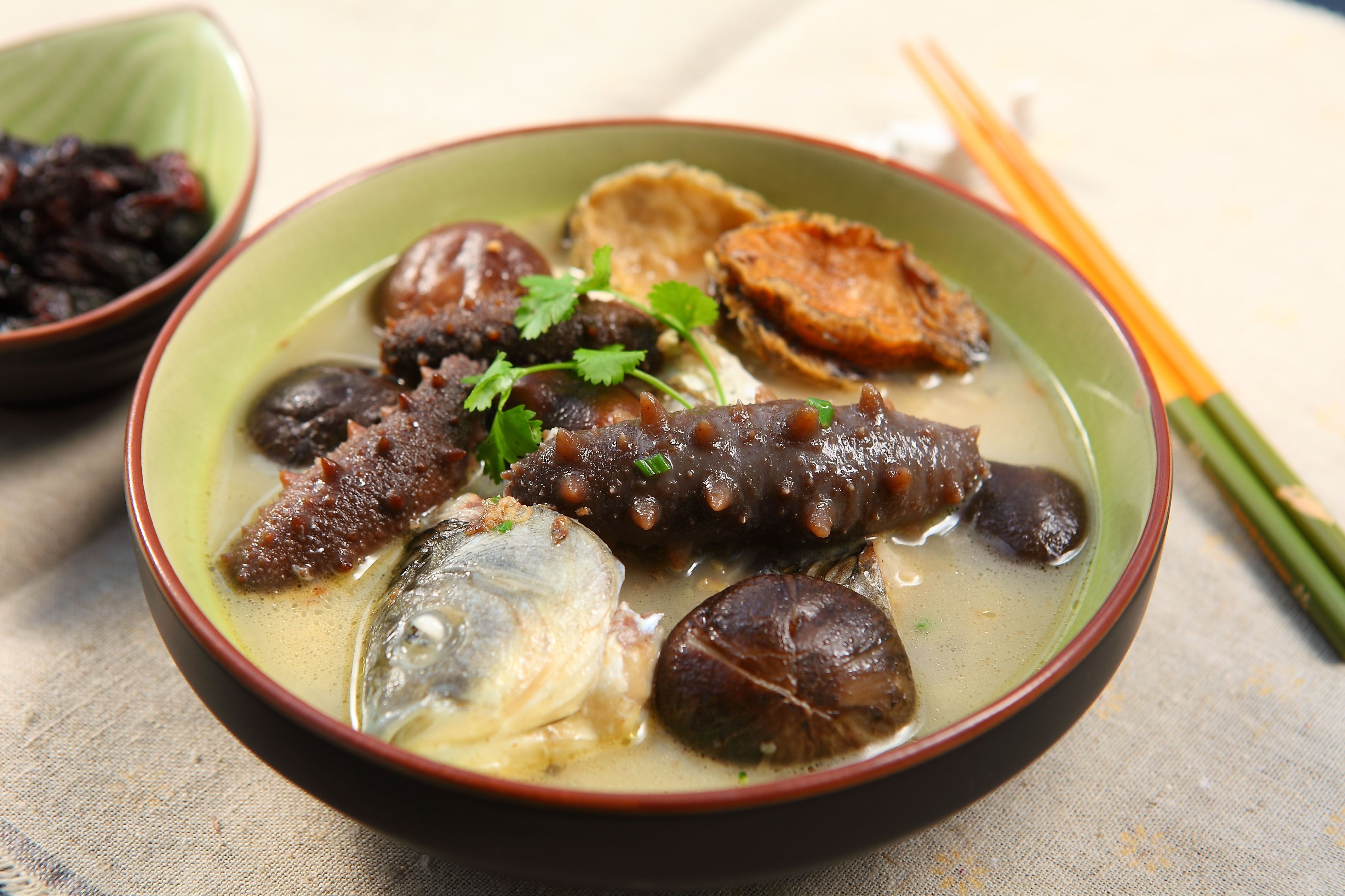 冬菇鲍鱼海参汤