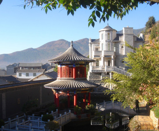  p data-id="gnhg3kx80r">寸氏庄园是云南大理境内aaaa级景区,占地