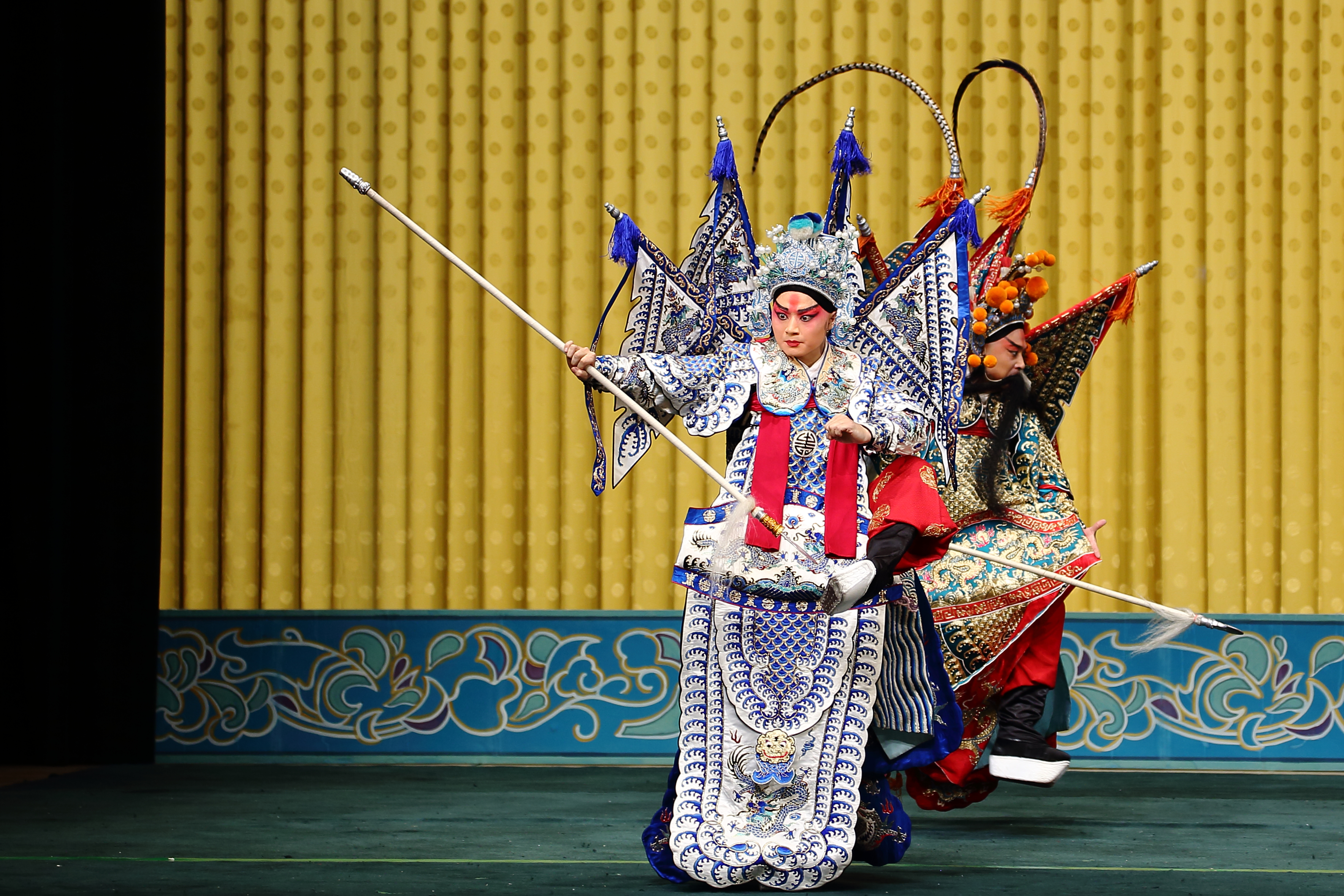  p data-id="sw5ii7t77kxy">于泳,北京京剧院优秀青年武生演员.