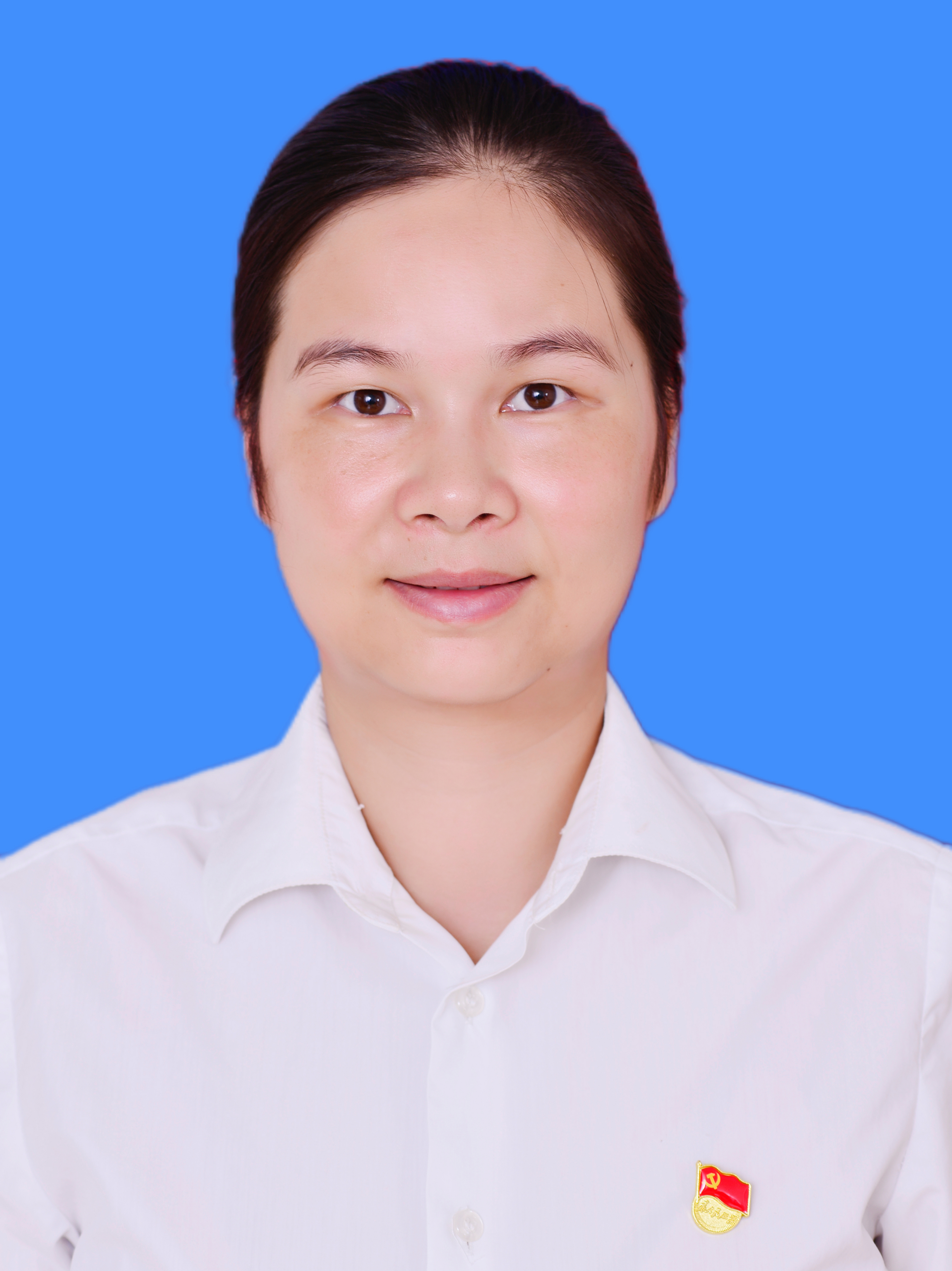 刘锐, 女,汉族,1988年2月出生,在职研究生