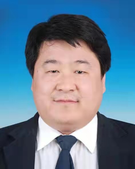  p>孙云峰,男,1984年2月出生,蒙古族,内蒙古赤峰人,中共党员,市委党校