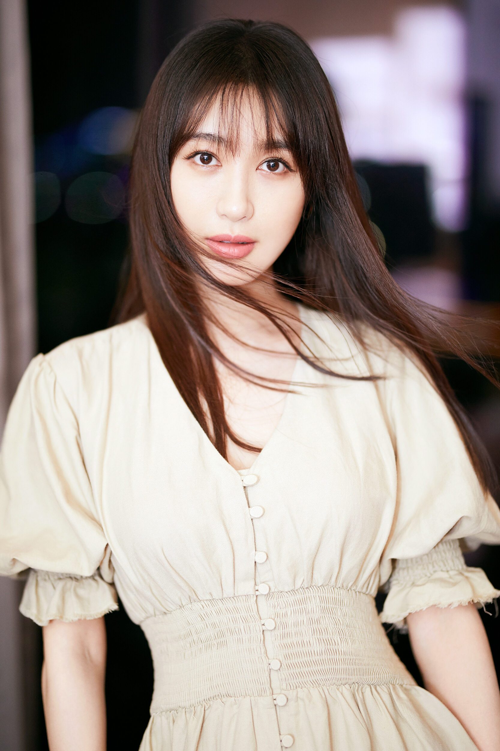  p>李菲儿,1987年10月3日出生于辽宁,中国内地影视女演员,歌手.