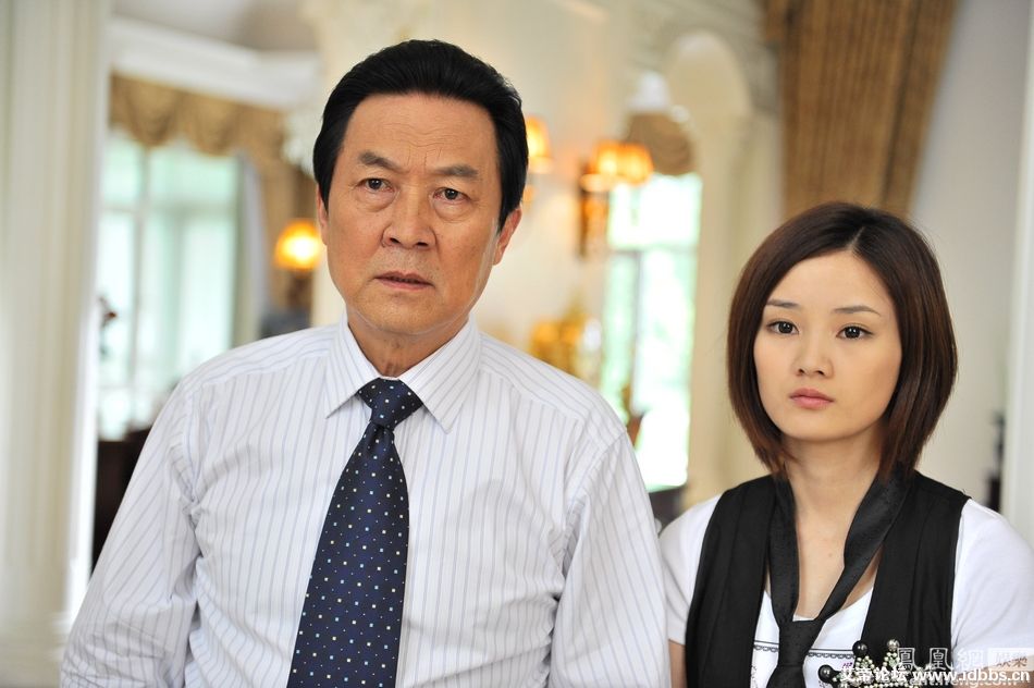 原名楼安琪,1985年11月30日出生于上海市虹口区,中国影视女演员,歌手