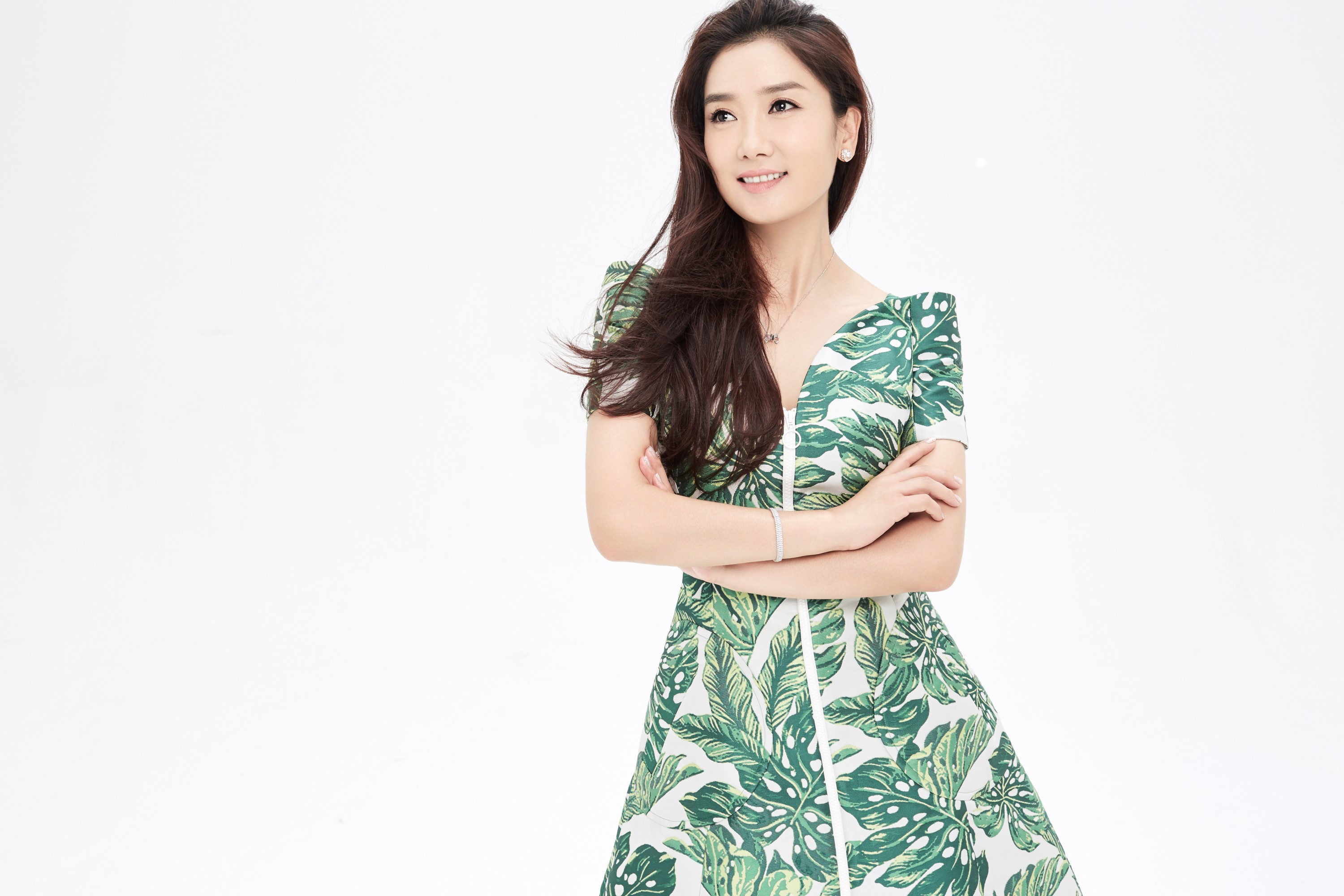  p>凤凰传奇(phoenix legend),中国内地流行乐演唱组合,成立于1998年