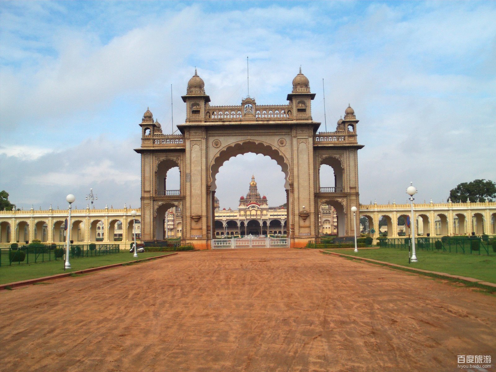 前,是一直统治 a target="_blank" href="/item/卡纳塔克邦/6533981"