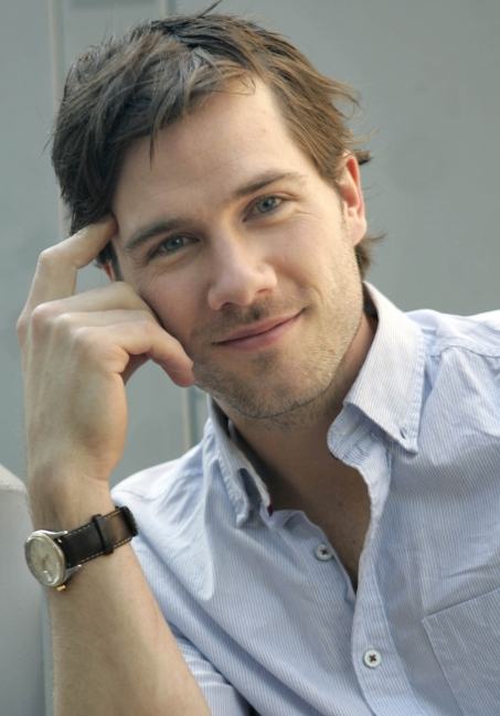 luke macfarlane