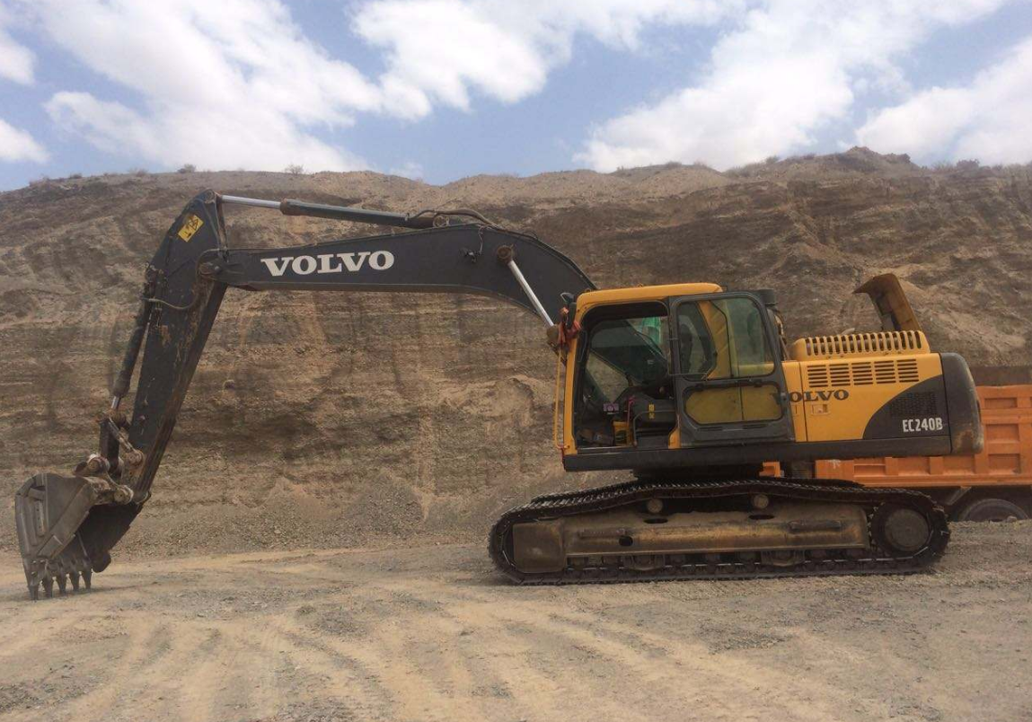沃尔沃ec240b prime挖掘机