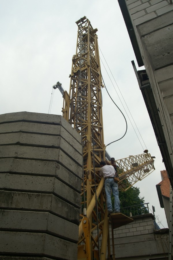 4096812">塔机 /a>,亦称 a href="#" data-lemmaid="218951">塔吊 /a>