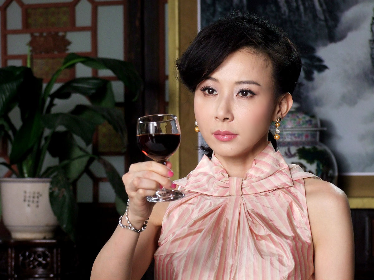  p>萧蔷,本名萧滢滢,1968年8月13日出生于台湾省新北市,毕业于 a