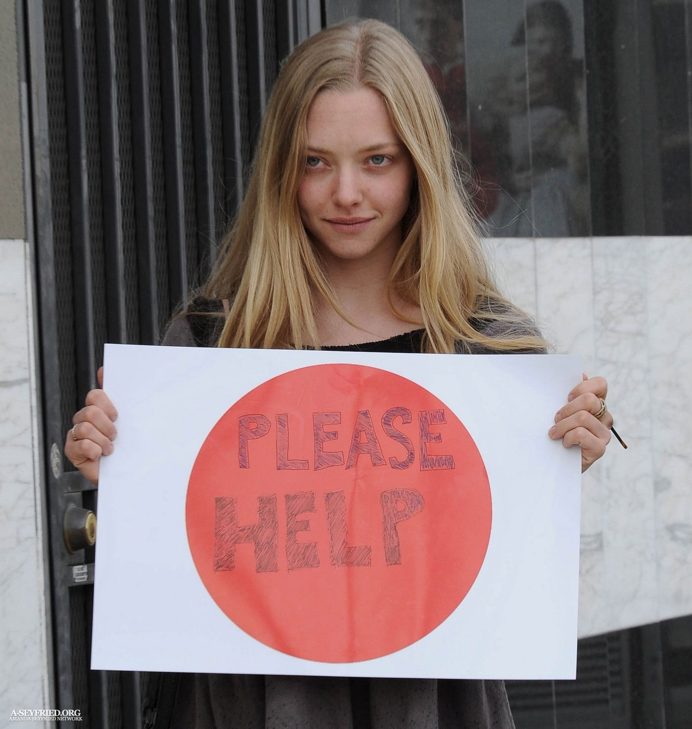  p>阿曼达·塞弗里德(amanda seyfried),1985年12月3日出生于宾夕法尼