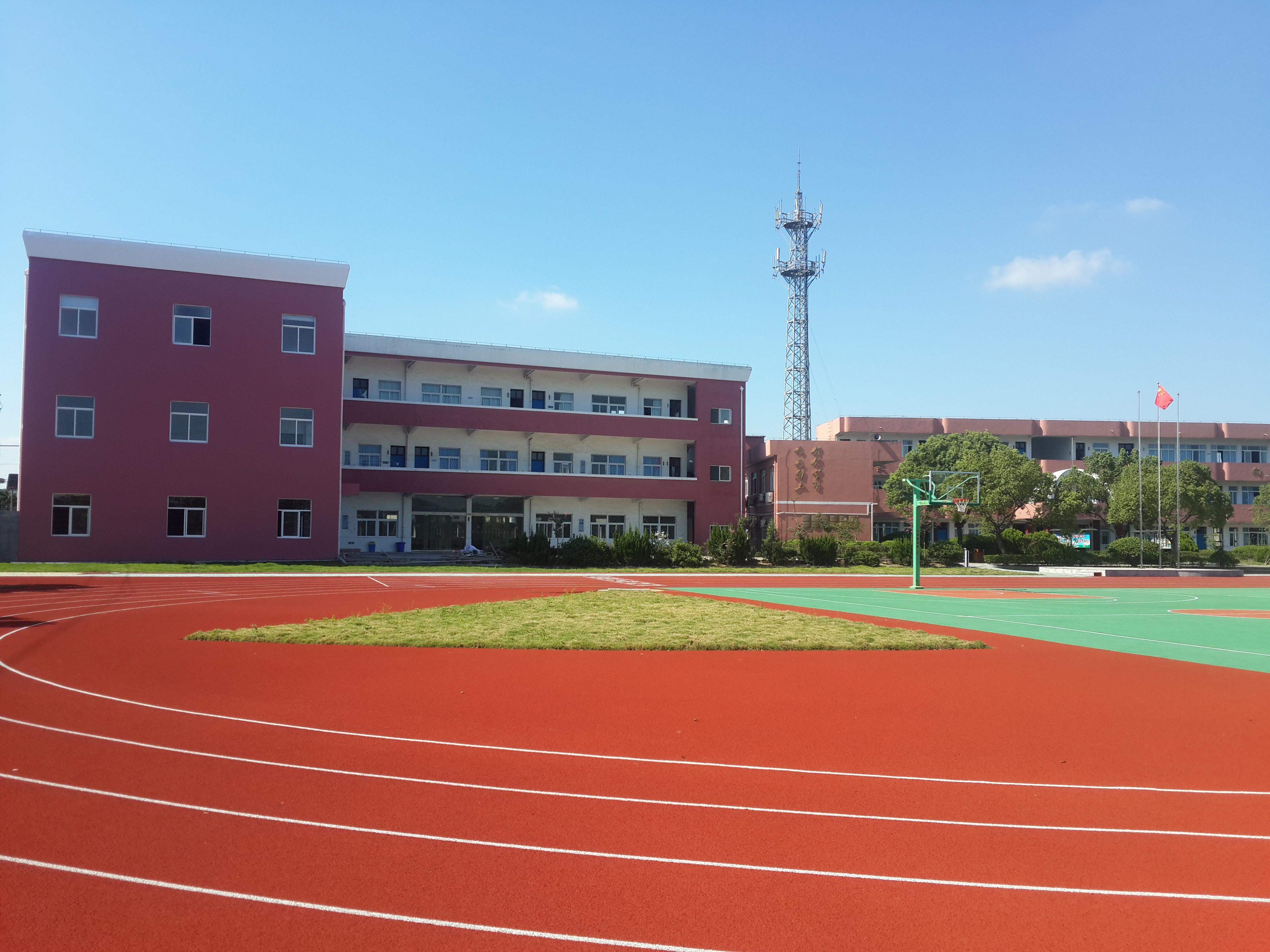 慈溪市龙山镇滨海小学地处革命老区
