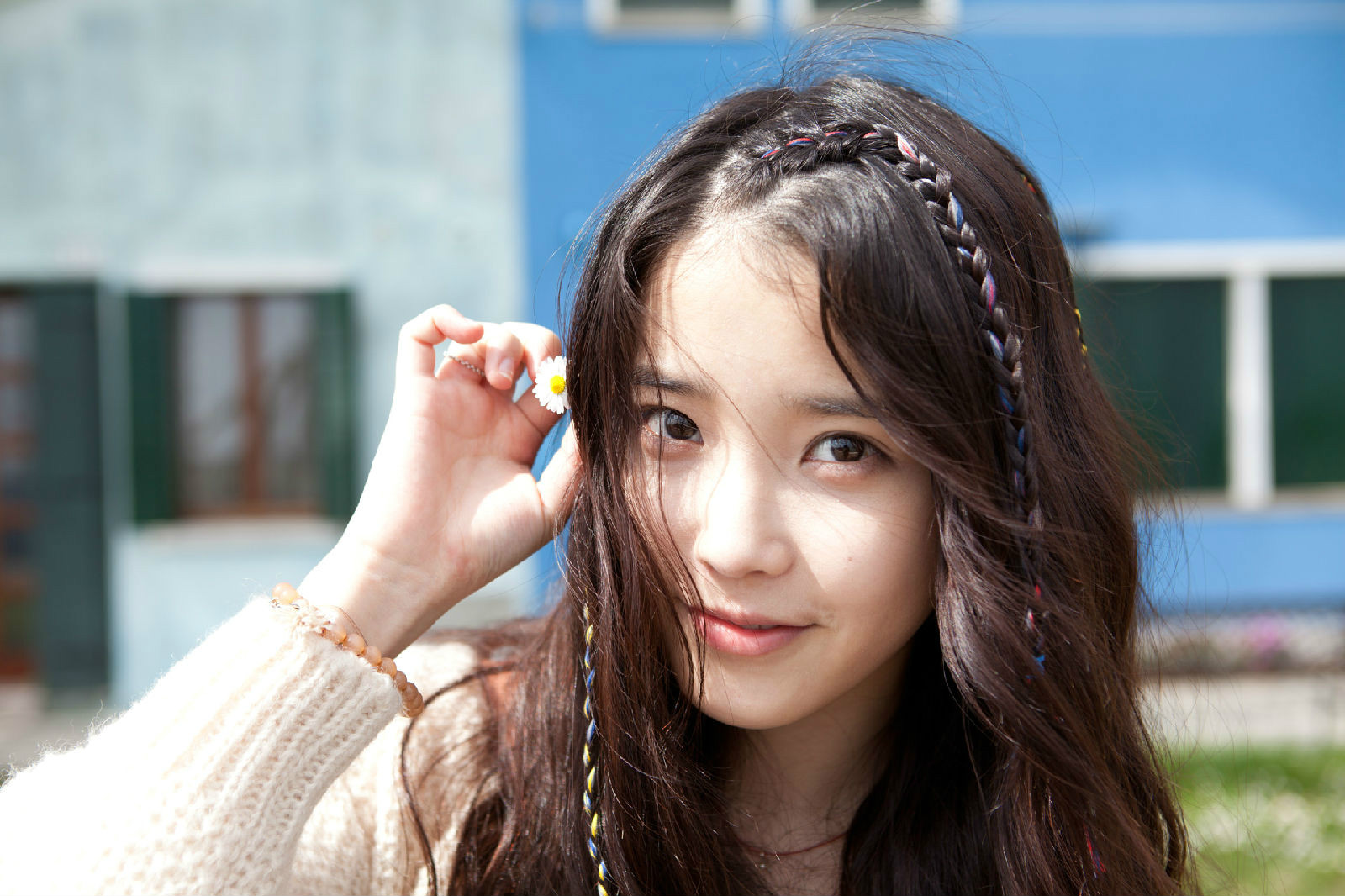 m">《二十岁的春天》是 a target="_blank" href="/item/iu/12013444"