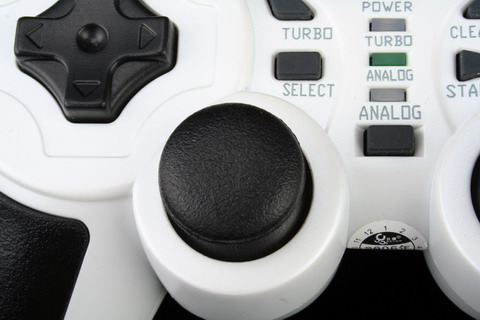  p>北通ps2神鹰 btp-2216是一款手柄,接口为usb. /p>