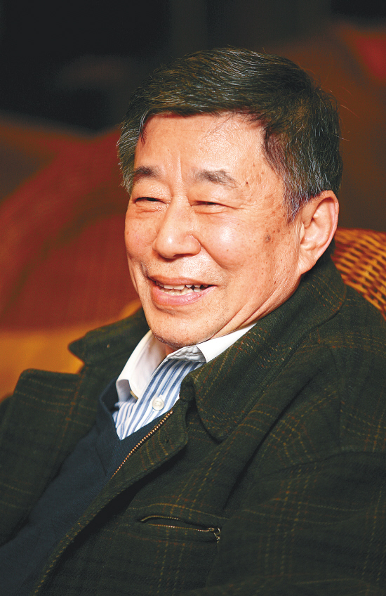 祖籍北京,满族,中共党员,中国当代作家,画家,工程师,中国现代文学家 a