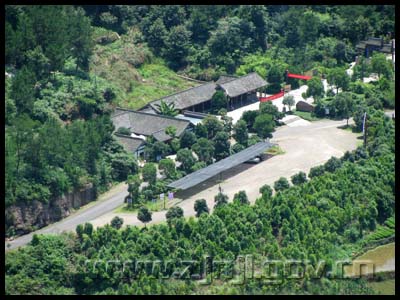  p data-id="gn97a9zwcd">左于村位于浙江省新昌县澄潭镇南部,穿岩