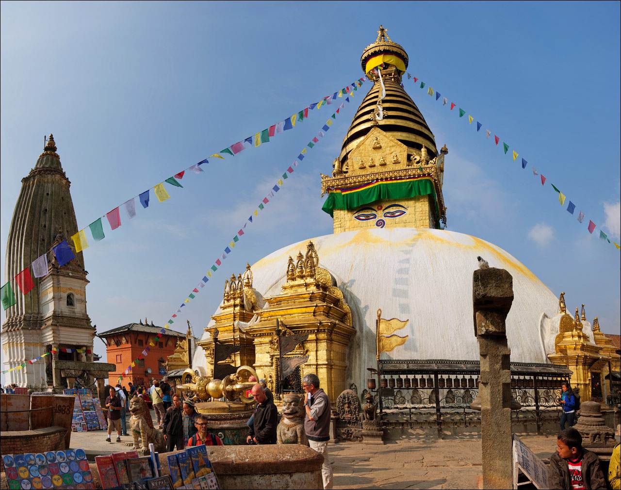 是 a href="#" data-lemmaid="121885">尼泊尔 /a>的佛教寺庙,亦称 a