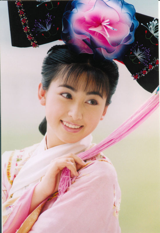 " data-lemmaid="3490491">解放军艺术学院 /a>,中国内地女演员