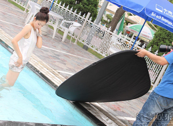  p>李芯逸(li xinyi),又名李彤,1978年4月30日出生于中国北京,中国