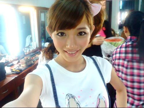  p>志玲,原名 a target="_blank" href="/item/林静霞/3037877" data