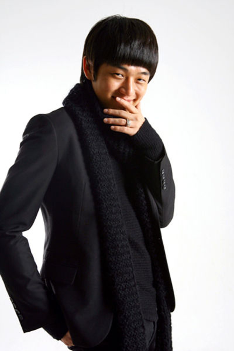 yoo ah in) /i>,1986年10月6日出生于韩国大邱,韩国男演员