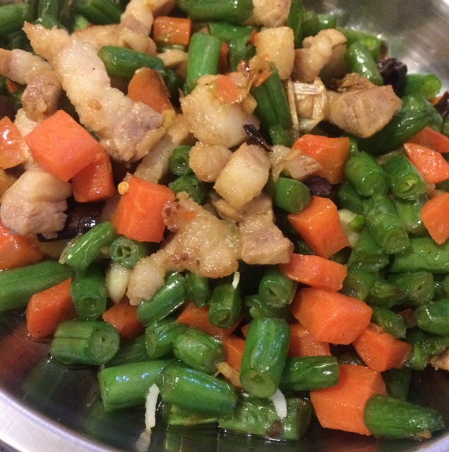 豆角胡萝卜炒五花肉
