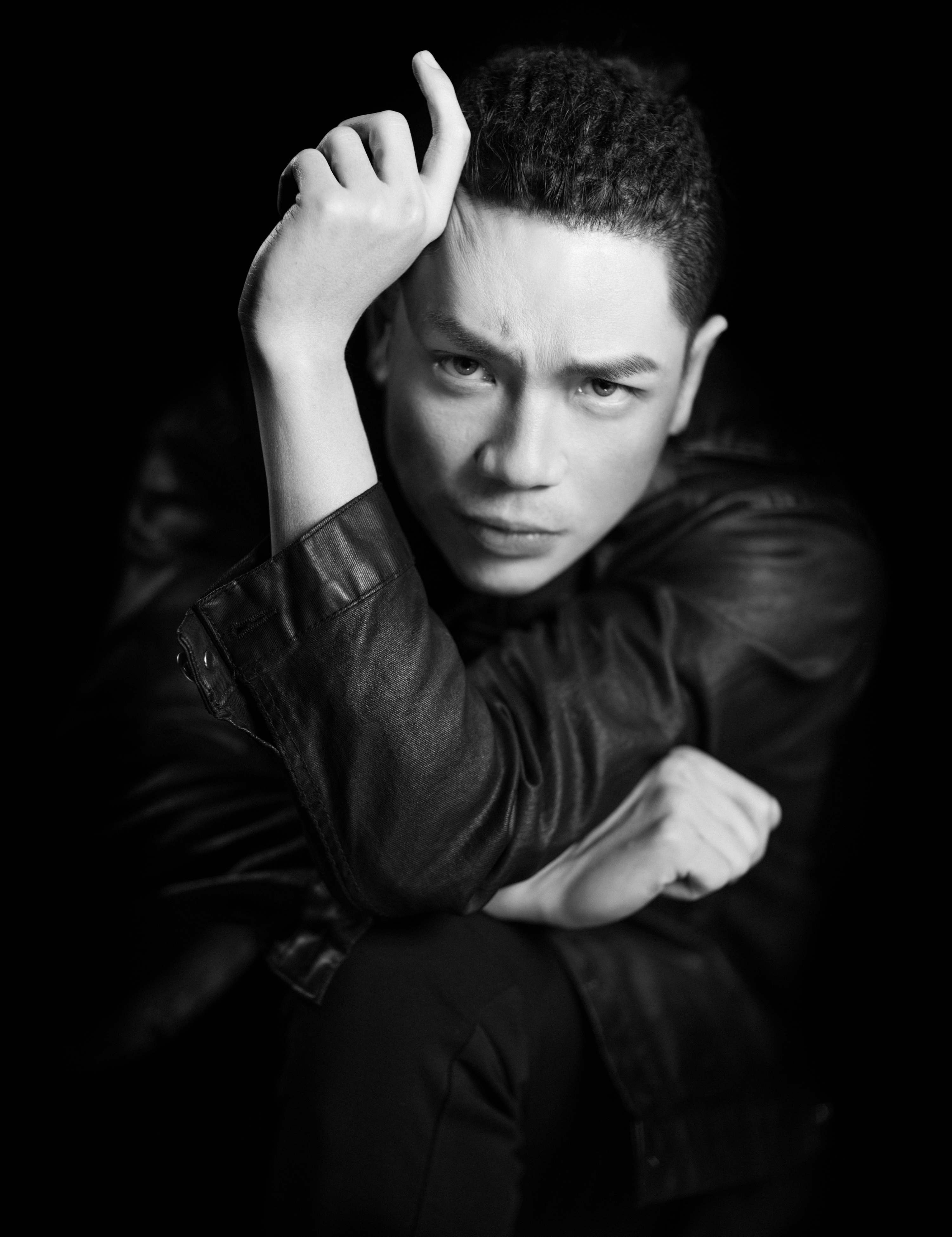  p>宋阳,1982年8月8日出生于山东省青岛市,中国内地演员,导演,编剧.