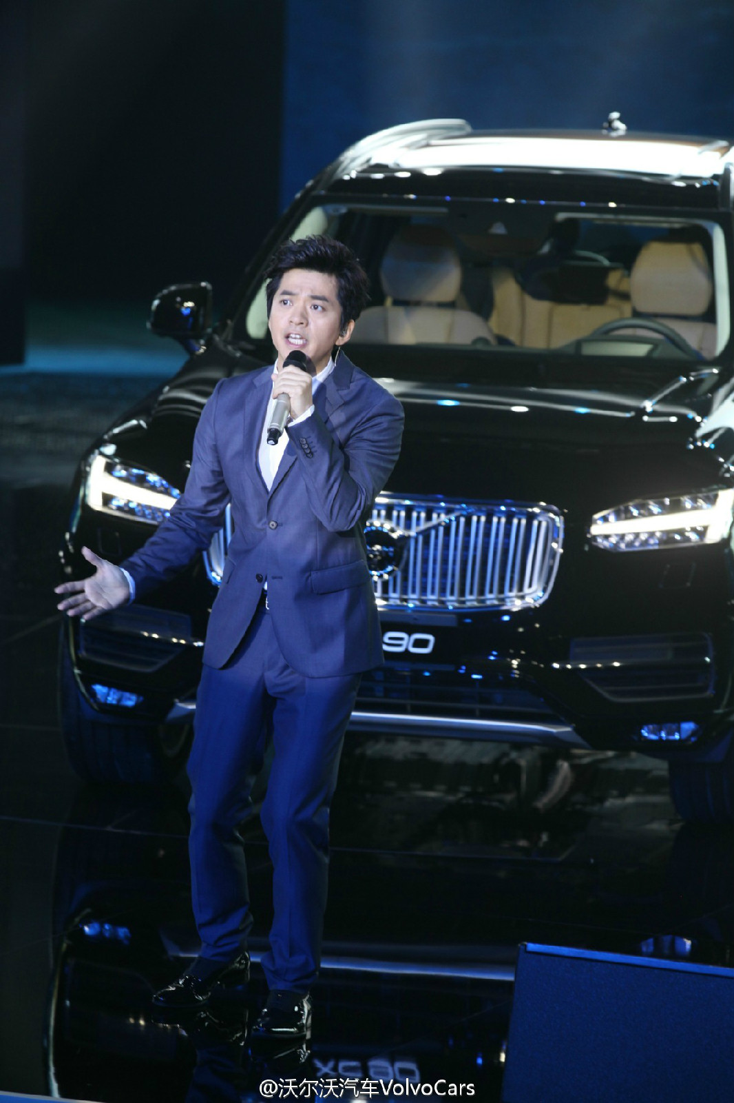  p data-id="gnbairqn9a">内地歌手李健代言沃尔沃全新xc90所填词演唱