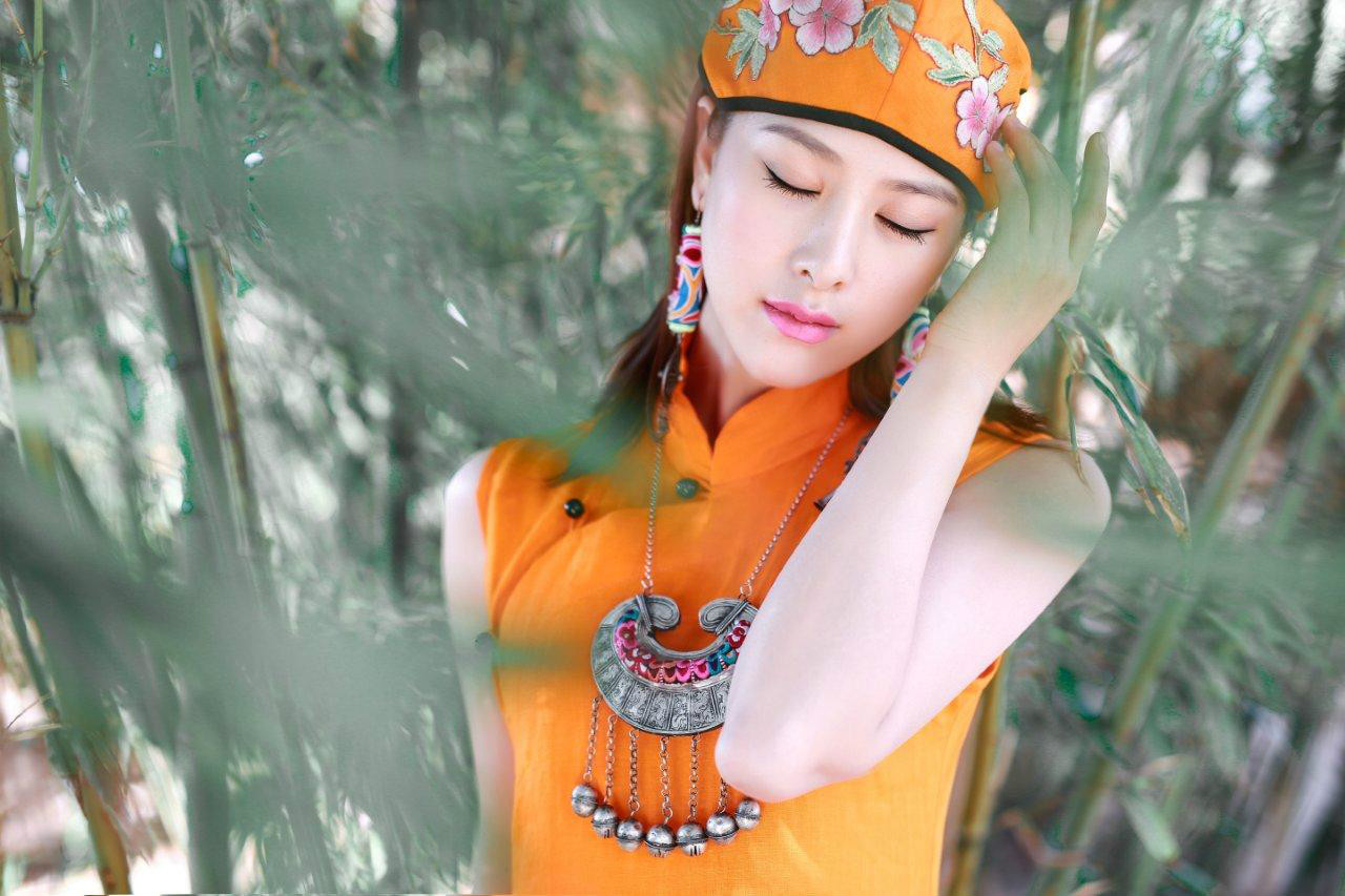  p data-id="gnwxjy7fnt">王雅洁,中国内地女歌手,空政文工团青年歌唱