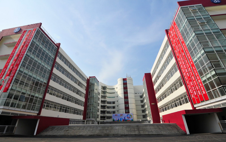  p>苏州工业园区星海小学位于苏州古城东隅,毗邻风光旖旎,碧波荡漾的