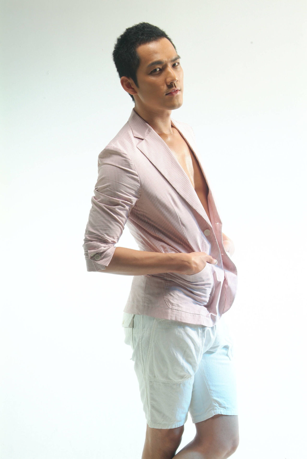  p>钟汉良(wallace chung),1974年11月30日出生于 a target="_blank"