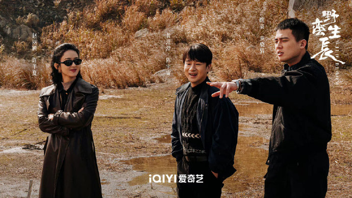  p>《风吹半夏》是由 a target="_blank" href="/item/傅东育/233700"