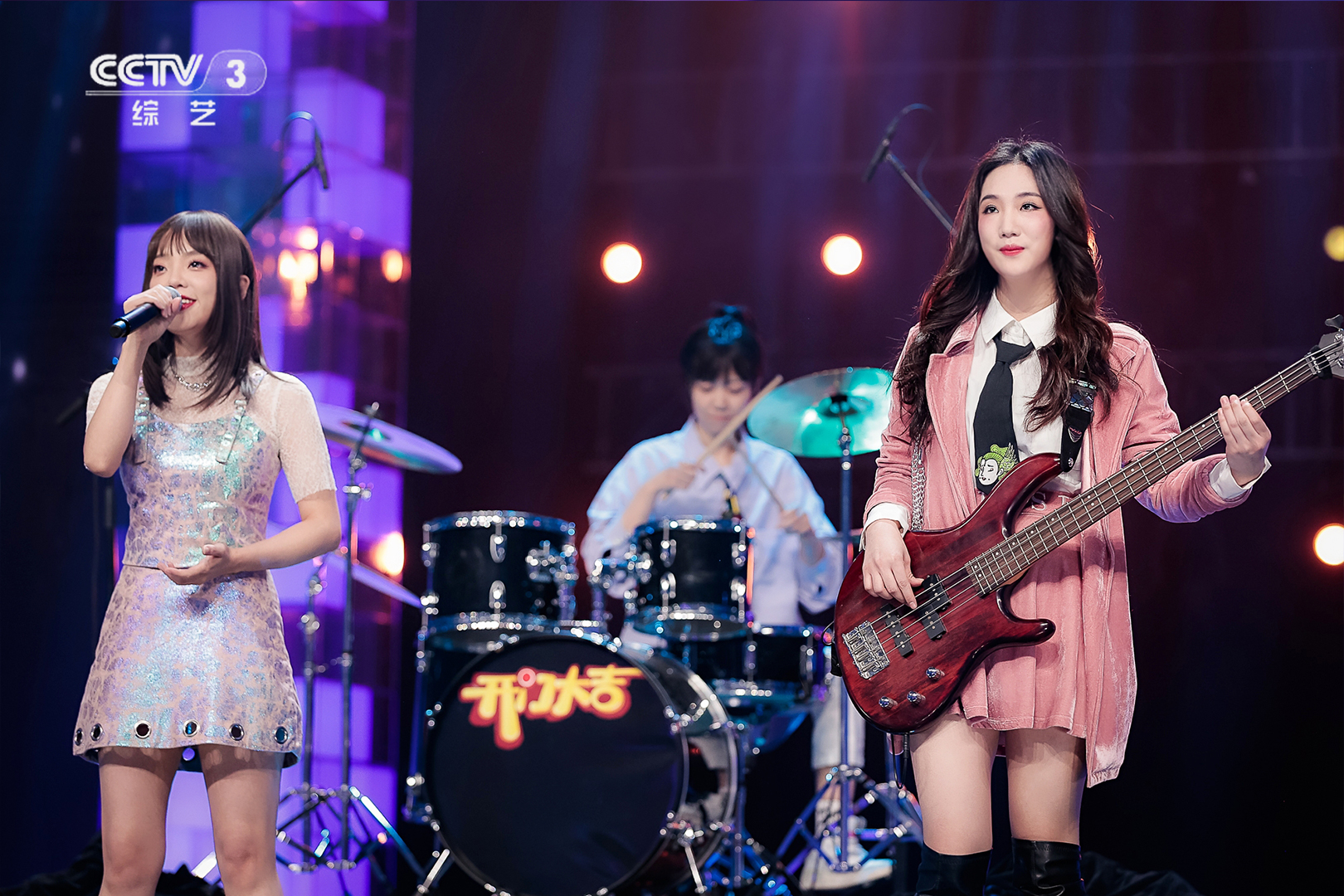  p data-id="2hwpl3kd4fv">梦天使女子乐队,中国内地国风摇滚女子乐队