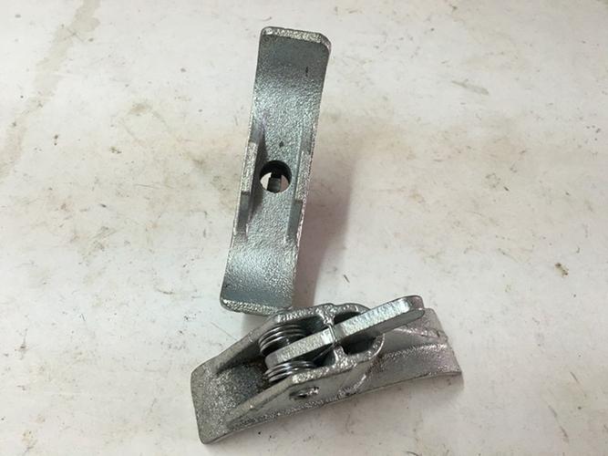  p>蝴蝶卡是一种新型的建筑器材,是模板拉杆锁紧和锚固的工具,它利用