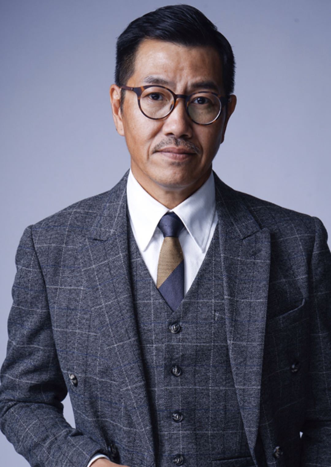  p data-id="gnx64td1ji">何华超,男,1964年11月4日生于中国 a target