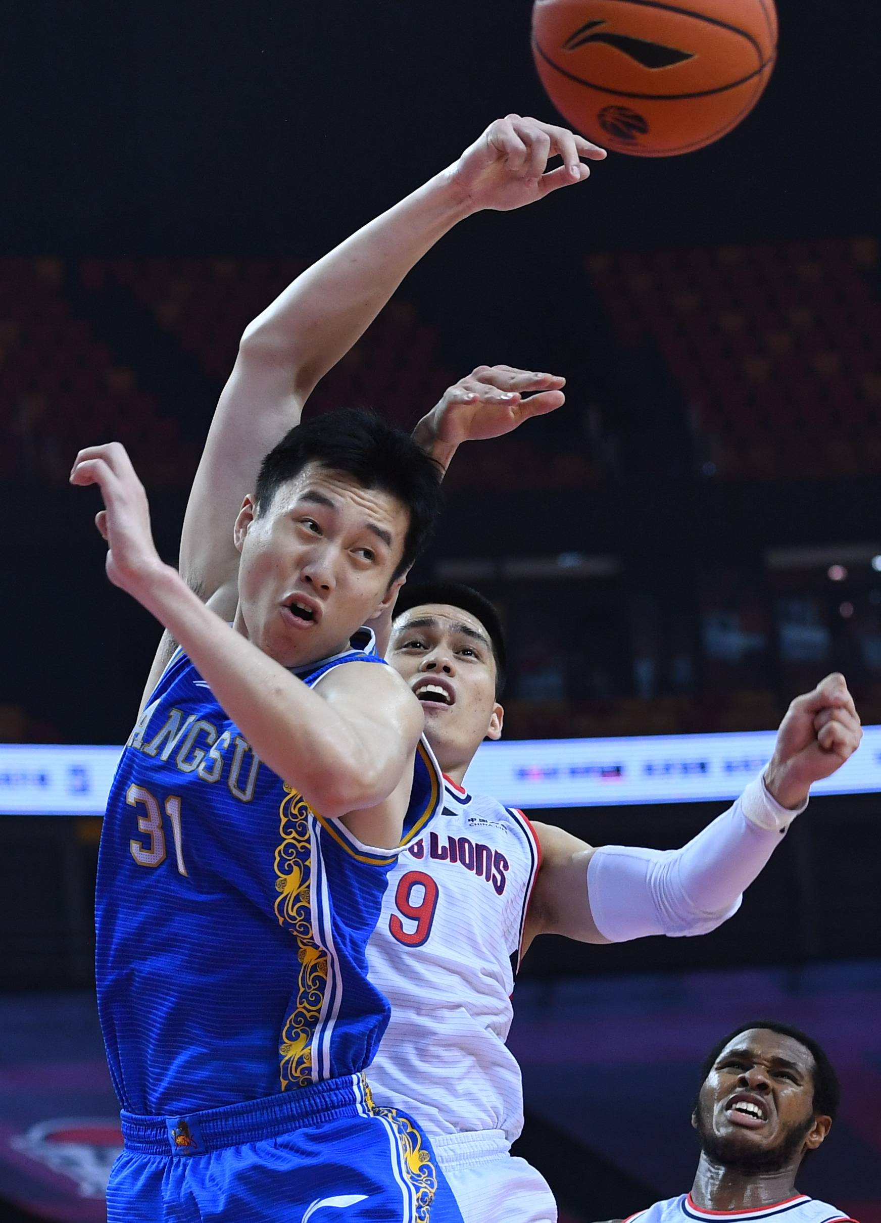 id="gnwjbgi61i">侯逸凡,男,1992年8月2日出生,中国职业篮球运动员